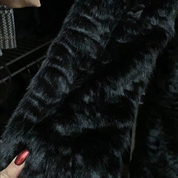 Faux fur black coat - Picture 2 of 9